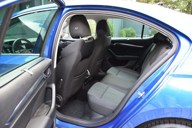 Skoda OCTAVIA 1.5 e-TSI 150PK Business Edition Plus DSG Automaat | Org. NL | BOVAG Garantie | Full Led Matrix | Camera | Adaptive Cruise Control | Stuur&Stoelverwarming | Head-up display |