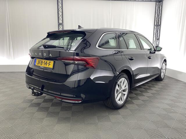 Skoda OCTAVIA Combi 1.5 TSI MHEV Business Edition Automaat | Apple Carplay | ACC | Trekhaak | Elektr. achterklep