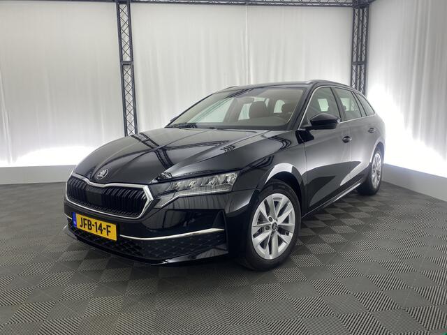 Skoda OCTAVIA Combi 1.5 TSI MHEV Business Edition Automaat | Apple Carplay | ACC | Trekhaak | Elektr. achterklep