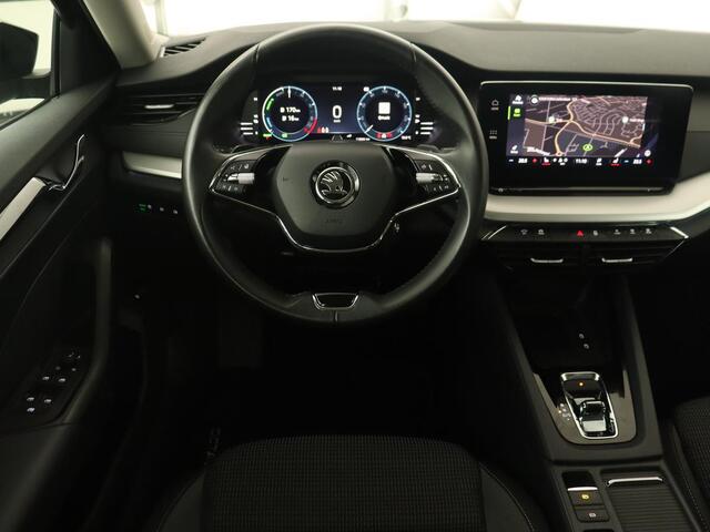 Skoda OCTAVIA 1.4 TSI iV PHEV Business Edition | Stoel & stuurverwarming | Carplay | Navigatie | Parkeerhulp | Climate control | Cruise control