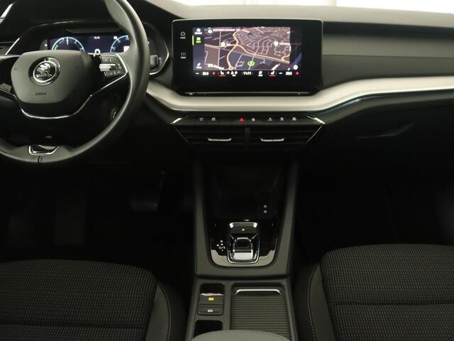 Skoda OCTAVIA 1.4 TSI iV PHEV Business Edition | Stoel & stuurverwarming | Carplay | Navigatie | Parkeerhulp | Climate control | Cruise control