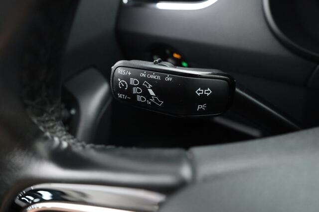 Skoda OCTAVIA Combi 1.5 TSI Greentech Business DSG | Pano | Keyless | Navi | Apple Carplay | Camera | Trekhaak