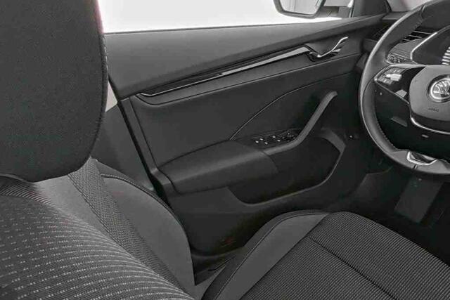Skoda OCTAVIA Combi 1.4 TSI iV 204pk PHEV Business / Standkachel / Smart Link / 18 inch l.m. / Wordt Verwacht