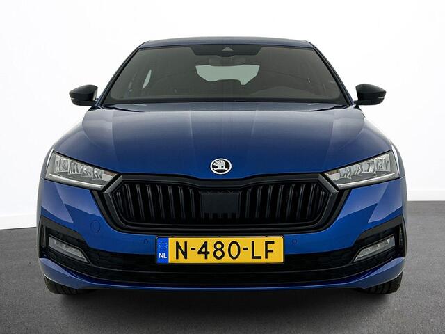 Skoda OCTAVIA 1.0 TSI E-tec DSG Sport Business | Navigatie | Apple Carplay/Android Auto | Adaptive Cruise Control | Parkeersensoren | Blind Spot Assist | Climate Control | Lichtmetalen velgen | Getinte ramen