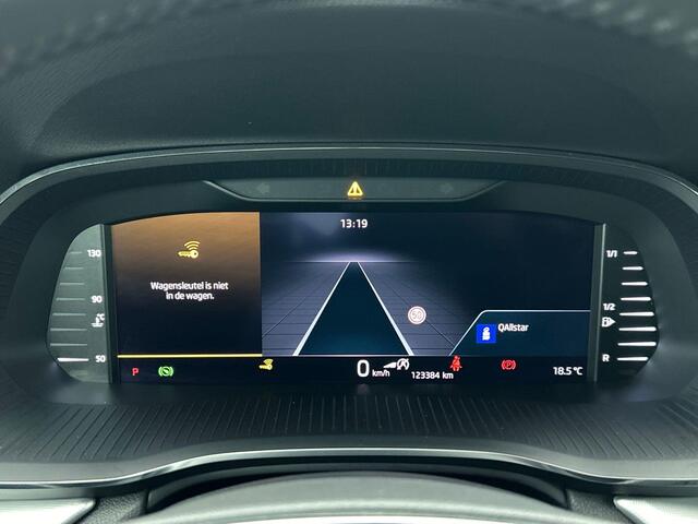 Skoda OCTAVIA 1.0 TSI E-tec DSG Sport Business | Navigatie | Apple Carplay/Android Auto | Adaptive Cruise Control | Parkeersensoren | Blind Spot Assist | Climate Control | Lichtmetalen velgen | Getinte ramen