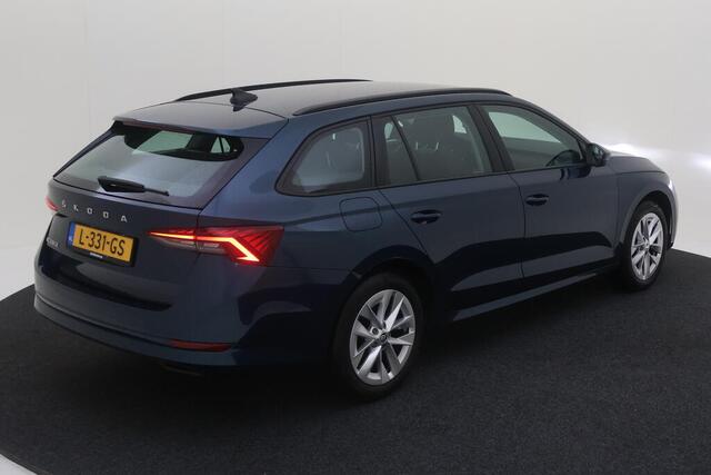Skoda OCTAVIA Combi 1.0 TSI Business Edition / Navigatie / Elect. Achterklep / Led verlichting / 16 Inch / 12 Maanden Garantie!