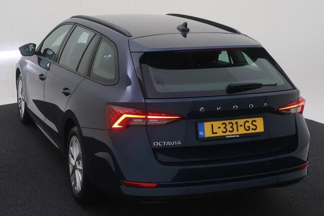 Skoda OCTAVIA Combi 1.0 TSI Business Edition / Navigatie / Elect. Achterklep / Led verlichting / 16 Inch / 12 Maanden Garantie!