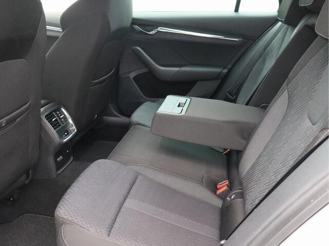 Skoda OCTAVIA Combi 1.5 e-TSI Business Edition Plus/ automaat/ trekhaak!
