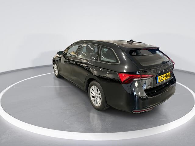 Skoda OCTAVIA Combi 1.5 TSI 115pk Edition · Apple/Android Car Play · Elek. Trekhaak · P-Sensoren · Stoel & Stuurwiel Verwarming · 16'' Inch · Garantie t/m 29-12-2028 of 100.000km