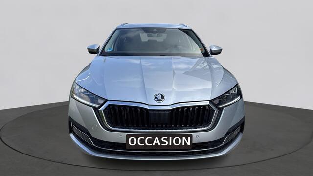 Skoda OCTAVIA Combi 1.4 TSI iV 204pk PHEV Business Edition / Camera / Stoelverwarming / 18 inch l.m.