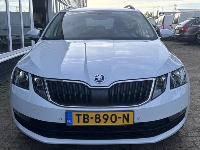 Skoda OCTAVIA Combi 1.5 TSI Greentech Style | Trekhaak | Stoelverwarming | Parkeersensor