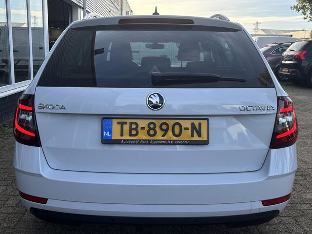 Skoda OCTAVIA Combi 1.5 TSI Greentech Style | Trekhaak | Stoelverwarming | Parkeersensor