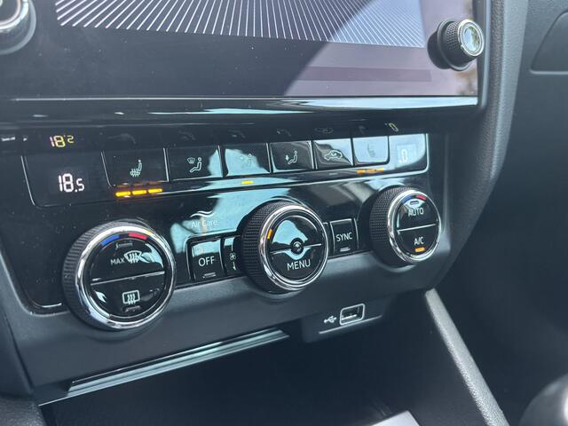 Skoda OCTAVIA Combi 1.5 TSI Greentech Style | Trekhaak | Stoelverwarming | Parkeersensor