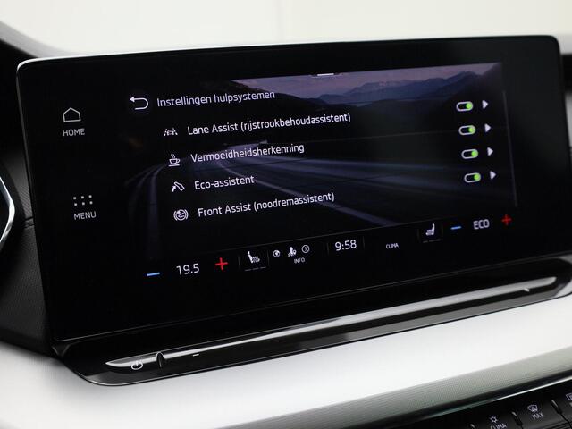 Skoda OCTAVIA Combi 1.4TSI 150kW/204pk DSG iV PHEV Business DSG · Panoramadak · Camera · Keyless · Stuur- & Stoelverwarming · Apple/Android Car Play