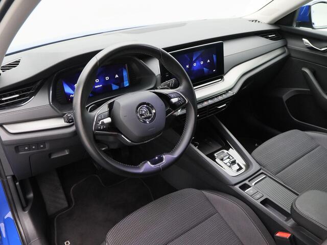 Skoda OCTAVIA Combi 1.4 TSi 204 Pk Automaat iV PHEV Business Edition | Cruise Control | Carplay | Navigatiesysteem | Leder Stuur | Digitaal Dashboard | LED | 17 Inch | 31.253 Km!!