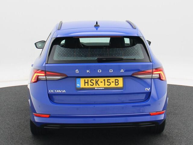 Skoda OCTAVIA Combi 1.4 TSi 204 Pk Automaat iV PHEV Business Edition | Cruise Control | Carplay | Navigatiesysteem | Leder Stuur | Digitaal Dashboard | LED | 17 Inch | 31.253 Km!!