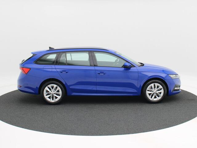 Skoda OCTAVIA Combi 1.4 TSi 204 Pk Automaat iV PHEV Business Edition | Cruise Control | Carplay | Navigatiesysteem | Leder Stuur | Digitaal Dashboard | LED | 17 Inch | 31.253 Km!!