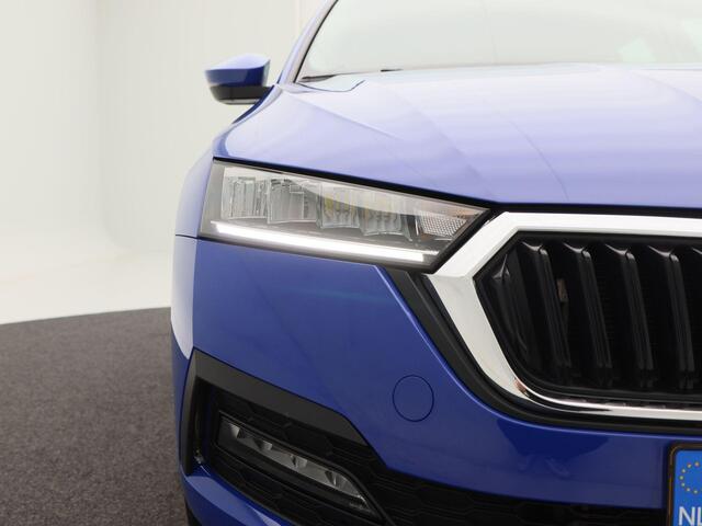 Skoda OCTAVIA Combi 1.4 TSi 204 Pk Automaat iV PHEV Business Edition | Cruise Control | Carplay | Navigatiesysteem | Leder Stuur | Digitaal Dashboard | LED | 17 Inch | 31.253 Km!!