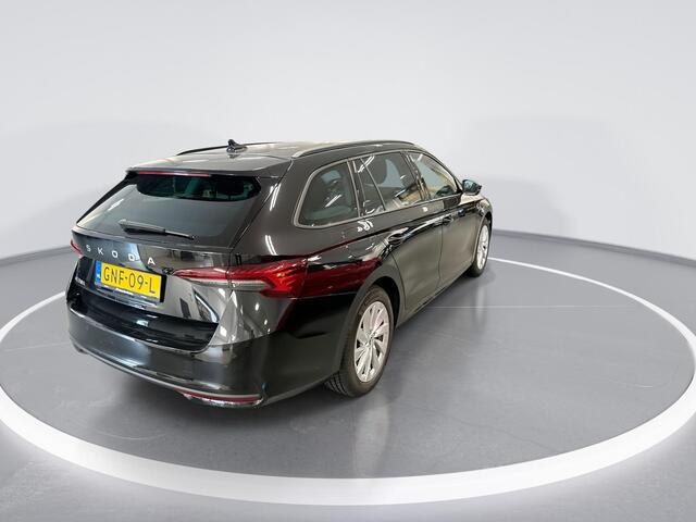 Skoda OCTAVIA Combi 1.5 TSI 115pk DSG MHEV Business Edition Plus · Camera · Keyless · Apple/Android Car Play · Elek. Trekhaak · Adaptieve Cruise Control · Elek. Achterklep · 17'' Inch · Garantie t/m 29-09-2028 of 100.000km