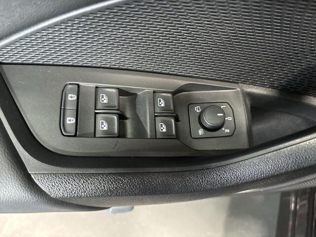 Skoda OCTAVIA Combi 1.5 TSI 115pk DSG MHEV Business Edition Plus · Camera · Keyless · Apple/Android Car Play · Elek. Trekhaak · Adaptieve Cruise Control · Elek. Achterklep · 17'' Inch · Garantie t/m 29-09-2028 of 100.000km