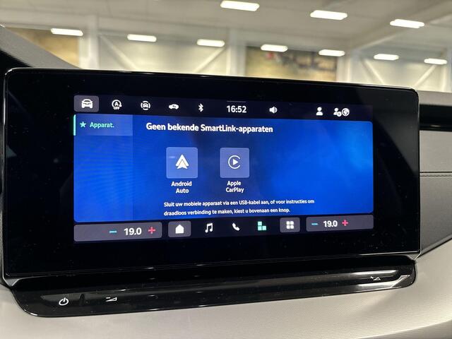 Skoda OCTAVIA Combi 1.5 TSI 115pk DSG MHEV Business Edition Plus · Camera · Keyless · Apple/Android Car Play · Elek. Trekhaak · Adaptieve Cruise Control · Elek. Achterklep · 17'' Inch · Garantie t/m 29-09-2028 of 100.000km