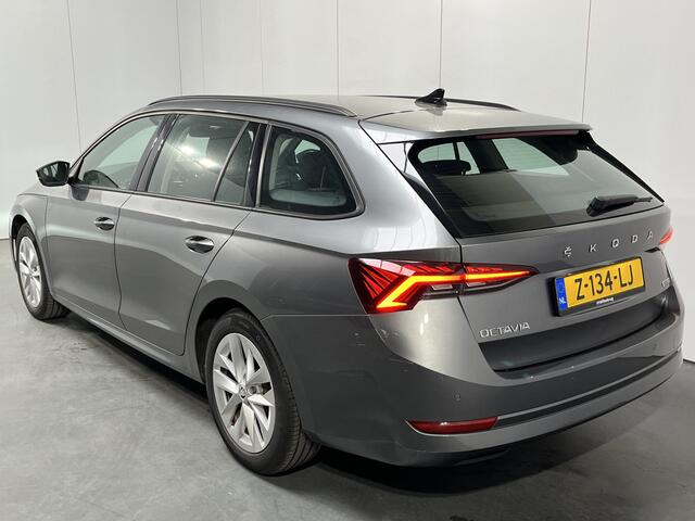 Skoda OCTAVIA Combi 1.0 e-TSI Business Edition / AUTOMAAT/ GARANTIE TM 05-2028/ TREKHAAK WEGKLAPBAAR/ PARK. SENSOREN/ CRUISE/ KEYLESS/ SMARTLINK/ LED/ ELEK. ACHTERKLEP/ VIRTUAL COCKPIT/ NAVI/ CLIMA/ DAB/ 17" LMV