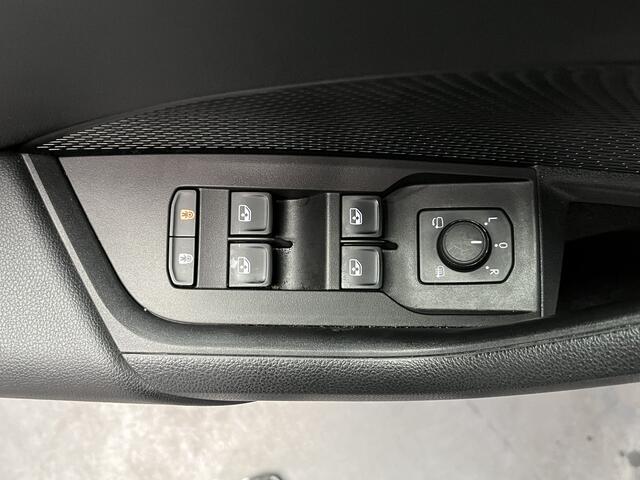Skoda OCTAVIA Combi 1.0 e-TSI Business Edition / AUTOMAAT/ GARANTIE TM 05-2028/ TREKHAAK WEGKLAPBAAR/ PARK. SENSOREN/ CRUISE/ KEYLESS/ SMARTLINK/ LED/ ELEK. ACHTERKLEP/ VIRTUAL COCKPIT/ NAVI/ CLIMA/ DAB/ 17" LMV