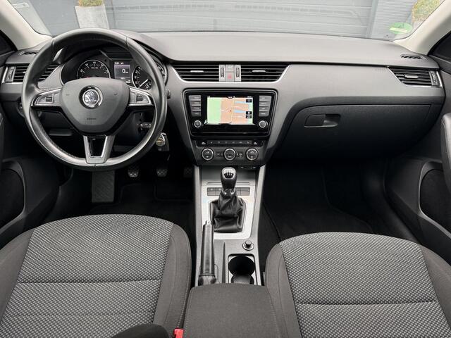 Skoda OCTAVIA Combi 1.2 TSI Greentech Style Navi,Clima,Cruise,PDC V+A,Stoelverwarming,Bluetooth,APK tot 05-2026