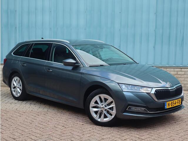 Skoda OCTAVIA Combi First Edition 1.5 TSI 150pk H6 | NAVI | TREKHAAK | CAMERA | CLIMA |