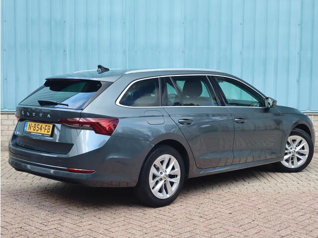 Skoda OCTAVIA Combi First Edition 1.5 TSI 150pk H6 | NAVI | TREKHAAK | CAMERA | CLIMA |