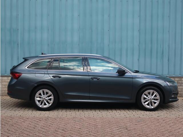 Skoda OCTAVIA Combi First Edition 1.5 TSI 150pk H6 | NAVI | TREKHAAK | CAMERA | CLIMA |