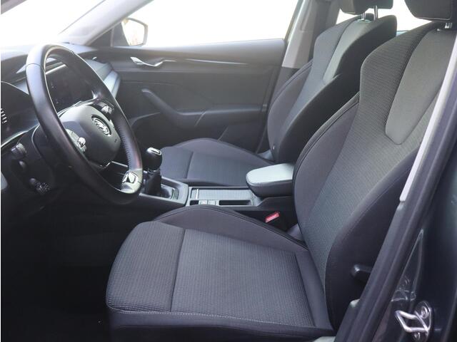 Skoda OCTAVIA Combi First Edition 1.5 TSI 150pk H6 | NAVI | TREKHAAK | CAMERA | CLIMA |
