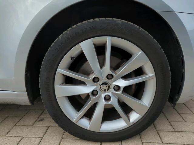 Skoda OCTAVIA Combi 1.5 TSI 150pk Automaat Business Edition