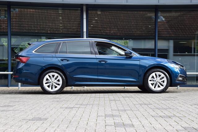 Skoda OCTAVIA Combi 1.5 e-TSI 150PK Business Edition Plus DSG Automaat | Org. NL | BOVAG Garantie | Trekhaak | Camera | Virtual Cockpit | Adaptive Cruise | Stoel/ Stuurverwarming |