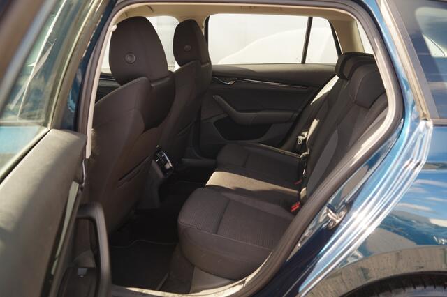 Skoda OCTAVIA Combi 1.0 TSI 110pk DSG Business Edition -NAVI-ECC-