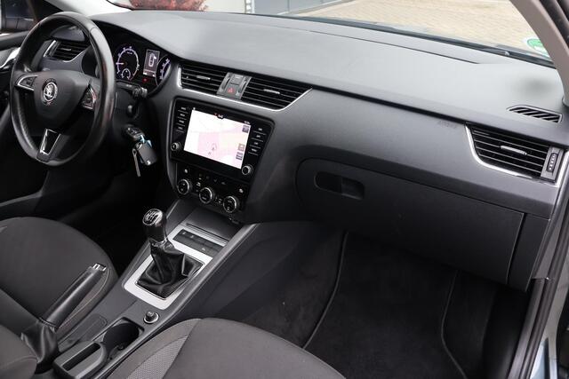 Skoda OCTAVIA 1.0 TSI Greentech Ambition Business 1e Eigenaar | Dealer Onderh | NL-Auto | BTW | Carplay | Navi Full Map | Climate |Ad Cruise | Bots Systeem | PDC | Led