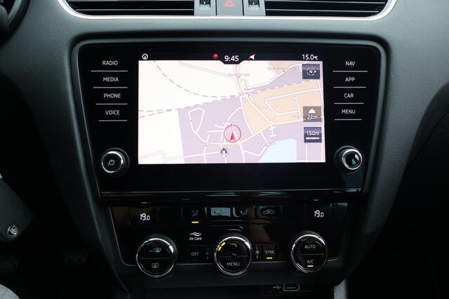 Skoda OCTAVIA 1.0 TSI Greentech Ambition Business 1e Eigenaar | Dealer Onderh | NL-Auto | BTW | Carplay | Navi Full Map | Climate |Ad Cruise | Bots Systeem | PDC | Led