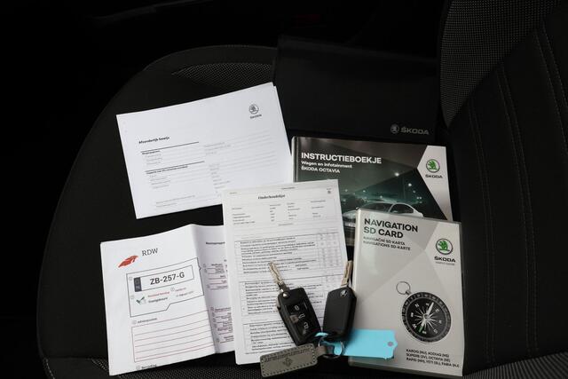 Skoda OCTAVIA 1.0 TSI Greentech Ambition Business 1e Eigenaar | Dealer Onderh | NL-Auto | BTW | Carplay | Navi Full Map | Climate |Ad Cruise | Bots Systeem | PDC | Led