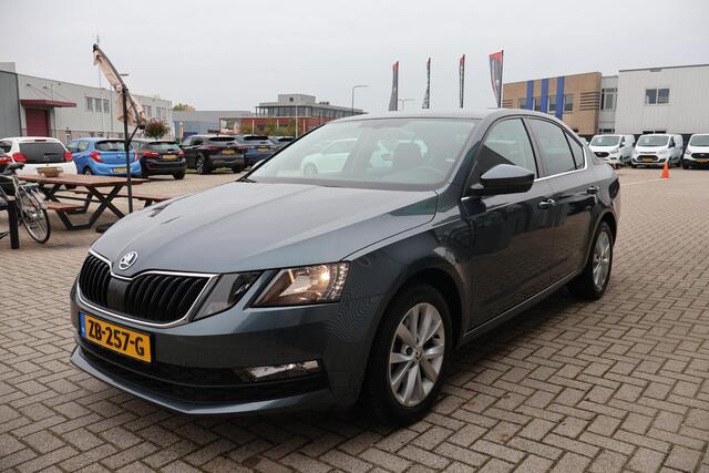Skoda OCTAVIA 1.0 TSI Greentech Ambition Business 1e Eigenaar | Dealer Onderh | NL-Auto | BTW | Carplay | Navi Full Map | Climate |Ad Cruise | Bots Systeem | PDC | Led