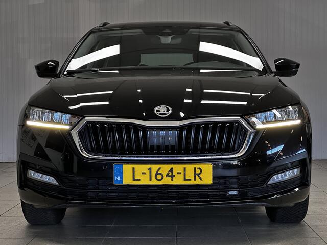 Skoda OCTAVIA Combi 1.0 TSI Business Edition /LED Koplampen /Apple + Android /DAB+! /Lane Assist /Navi /Climat /Cruise /Elek. pakket /Bluetooth /Regensensor /Multi. LEDER Stuur /16"LMV /PDC V+A /Getint glas /Dakrails.