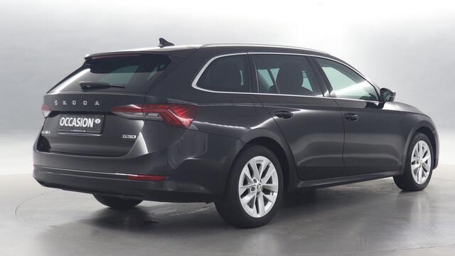Skoda OCTAVIA Combi 1.0 TSI 110pk Business Edition DSG / Navigatie / Parkeersensoren
