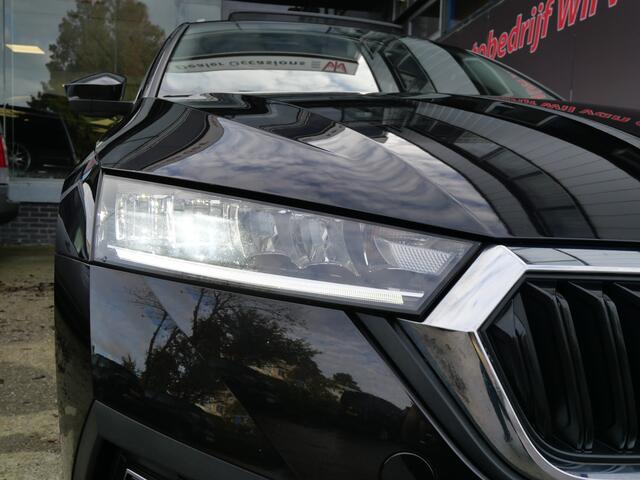 Skoda OCTAVIA Combi 1.0 TSI BUSINESS | PANORAMA | DIGI DASH | LED | TREKHAAK | DEALER O-H!!