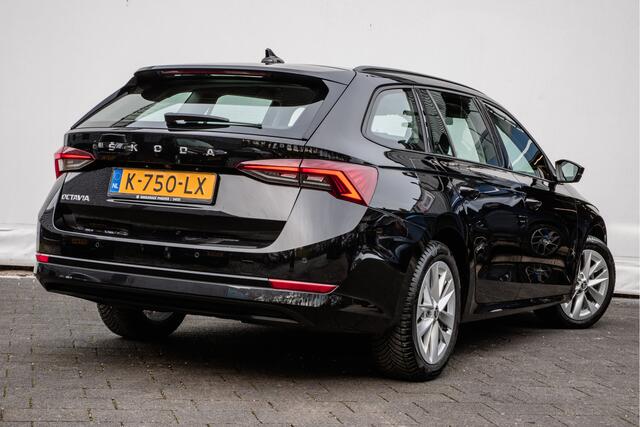 Skoda OCTAVIA Combi 1.0 TSI 110pk Business Edition Camera/ Virtual cockpit/ Stoel-stuurverwarming/ Elektr. achterklep/ Carplay/ Navigatie