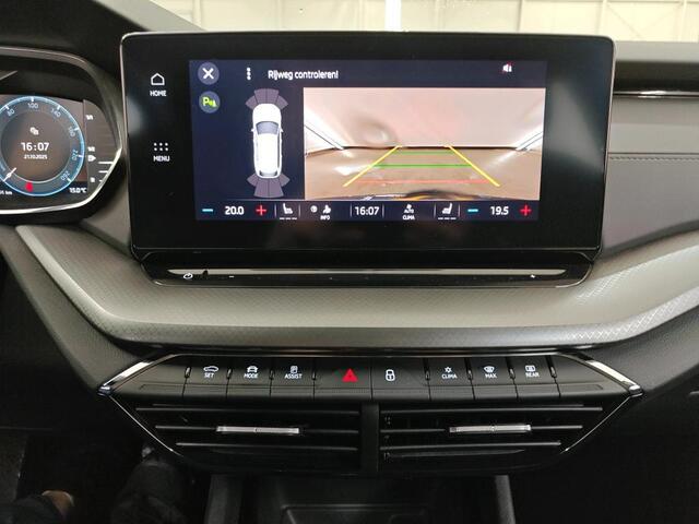 Skoda OCTAVIA Combi 1.0 Business Edition 1e Eigenaar | NL-Auto | Volledig Onderh. | BTW | Stoelverwarming | Camera | Navi | Elek Klep | Cruise | Full-Led | Keyless | DAB | PDC |