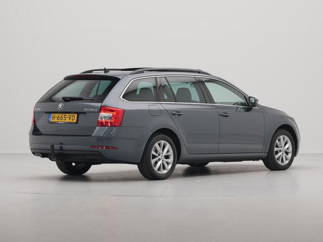 Skoda OCTAVIA Combi 1.5 TSI 150pk DSG Greentech Business Edition Panorama Trekhaak Stoelverwarming Carplay