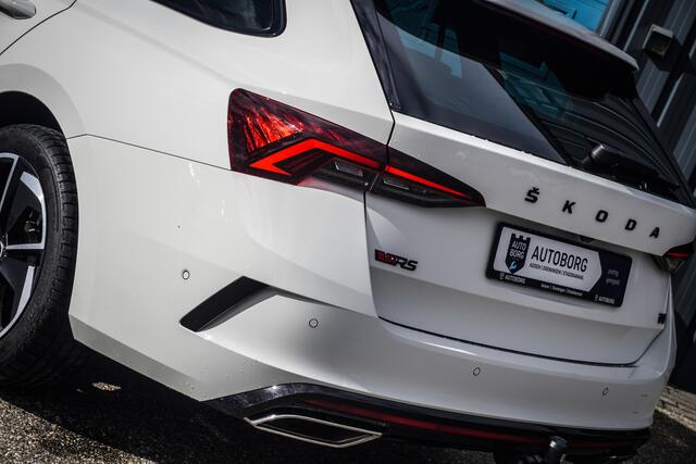 Skoda OCTAVIA Combi 1.4 TSI RS iV PHEV Business GRATIS Afleverpakket! | VRS | 4 Jaar Fabrieksgarantie! |