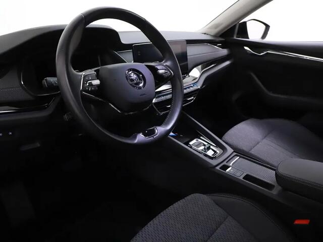 Skoda OCTAVIA Combi 1.5 e-TSI Hybride Business Edition Plus Bj 2021 Km 8399 Unieke stand Dealer onderhouden