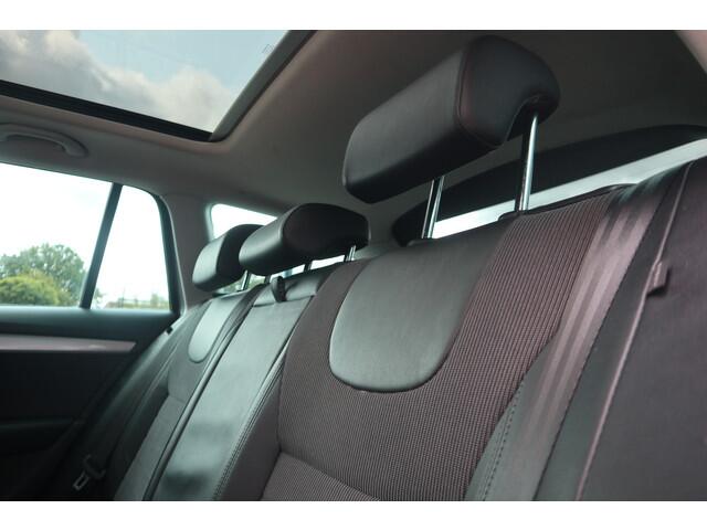 Skoda OCTAVIA Combi ¦koda 1.6 TDI Greentech Ambition Business | Trekhaak | Stoelverwarming | Navigatie