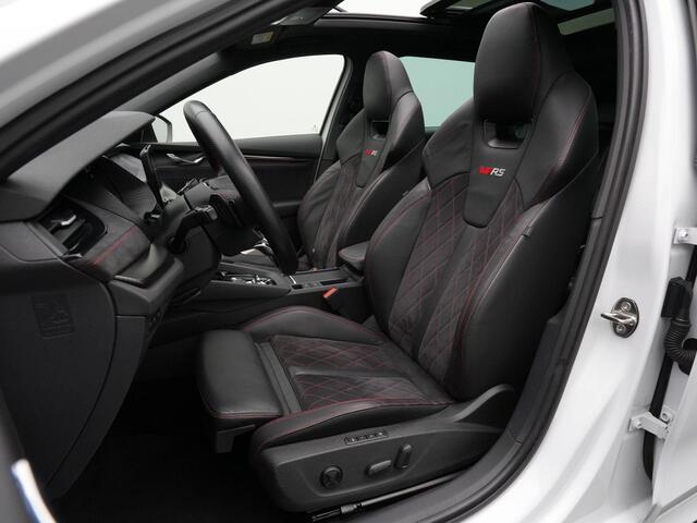 Skoda OCTAVIA Combi 1.4 TSI RS iV 245 pk DSG PHEV Business | Panoramadak | Geheugen-/massagestoelen | Leder/alcantara | Canton | Head-up display