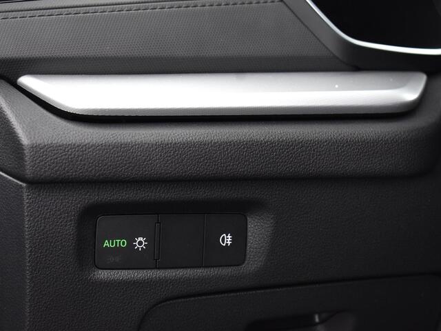 Skoda OCTAVIA Combi 1.5 TSI 115pk DSG MHEV Business Edition Plus · Camera · Inklap. Trekhaak · Keyless · Elek. Achterklep · Apple/Android Car Play · ACC · Garantie t/m 29-09-2028 of 100.000km